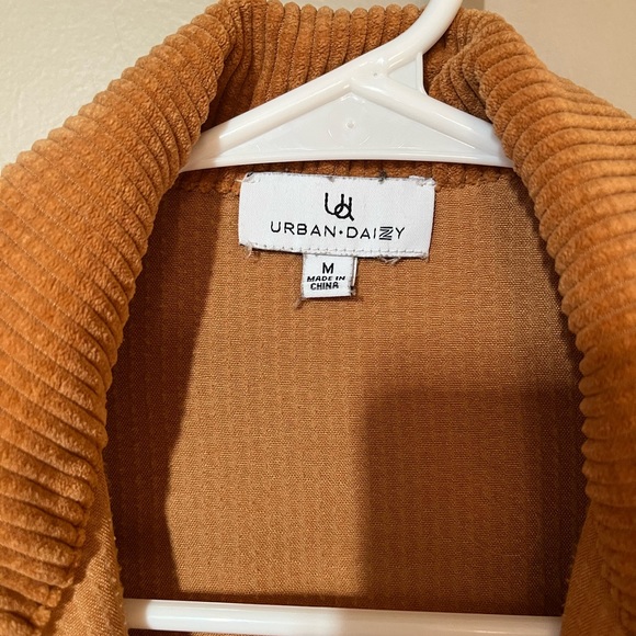 Button down shacket (shirt jacket) - Picture 2 of 8